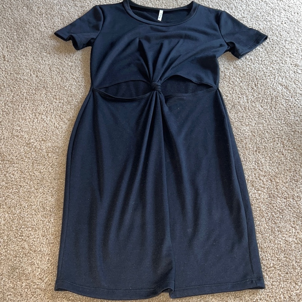 Cefian black dress with cut out